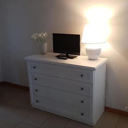 Charmerooms Moroni Стеццано