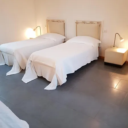 Charmerooms Moroni Bed and breakfast 3*