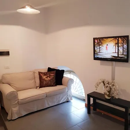 Charmerooms Moroni Bed and breakfast 3*