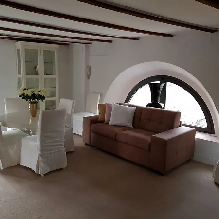 Charmerooms Moroni Bed and breakfast 3*