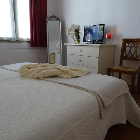 Charmerooms Moroni Bed & Breakfast 3*