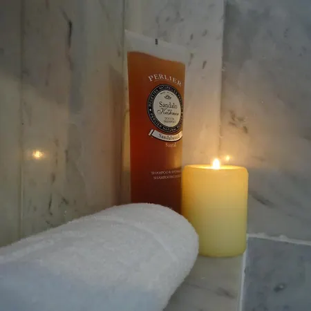 Charmerooms Moroni Bed & Breakfast 3*