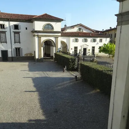 Charmerooms Moroni Bed & Breakfast 3*